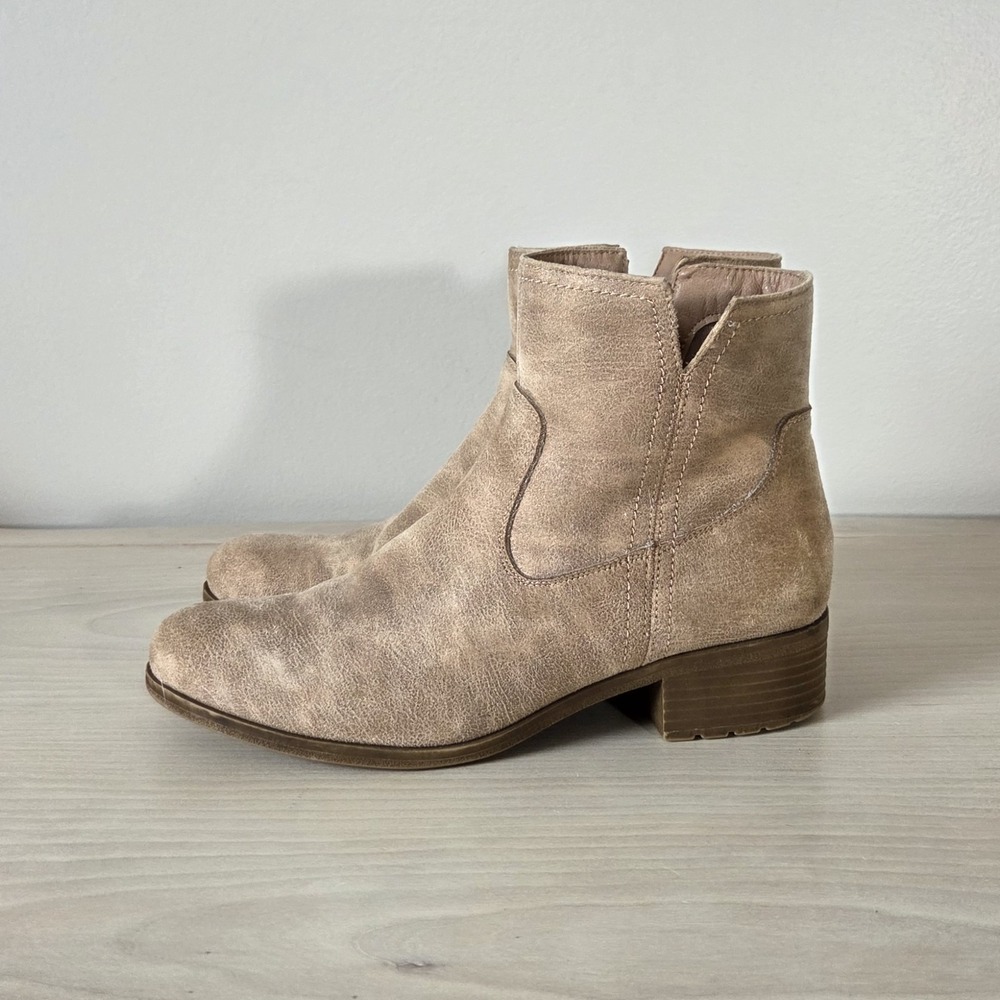 Frye & Co. Estrelia Faux Suede Tan Ankle Boots Size 10M Block Heel Vegan Fall - Picture 3 of 8